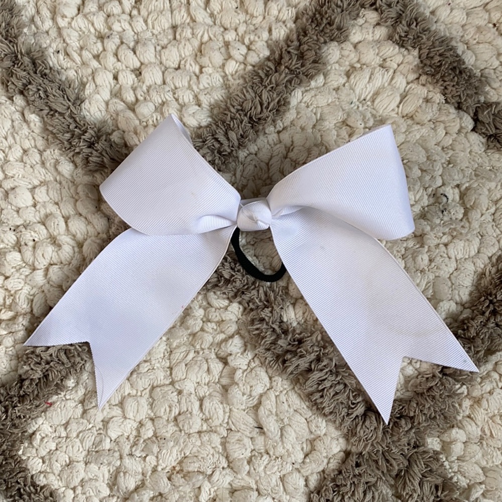 WHITE CHEER BOW